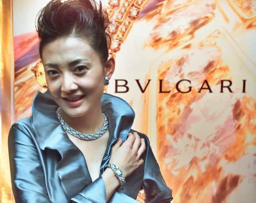 H Louis Vuitton εξαγοράζει τη Bulgari