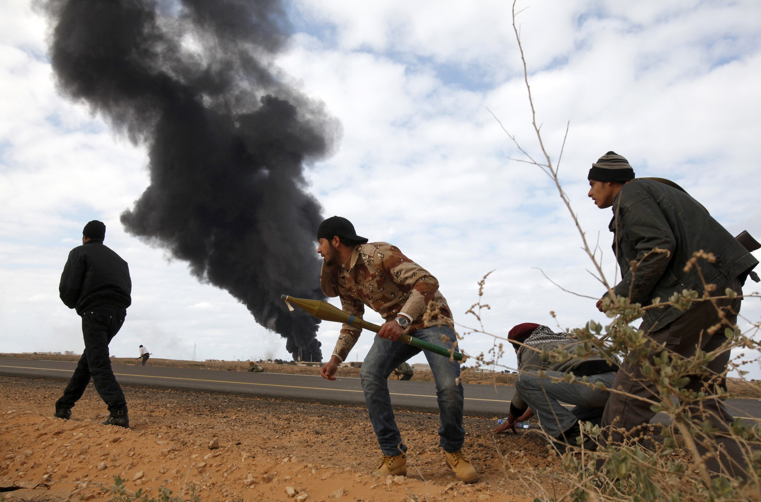 Λιβύη: Μπαράζ εκρήξεων κοντά στο συγκρότημα του Καντάφι