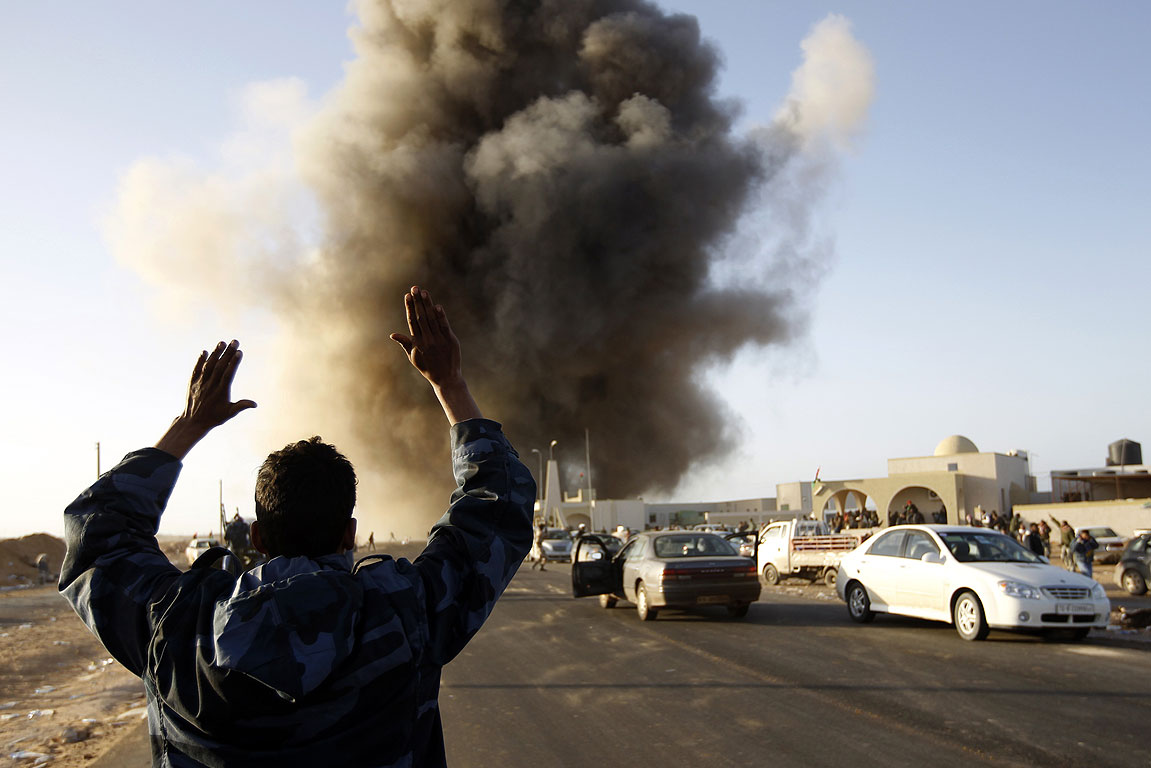 Επίθεση με βόμβες στο συνεργείο της ΝΕΤ στη Λιβύη (video)