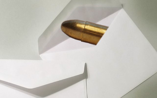 Εντοπίστηκε φάκελος με σφαίρες – Σε γραφείο ΕΛΤΑ στα νότια προάστια