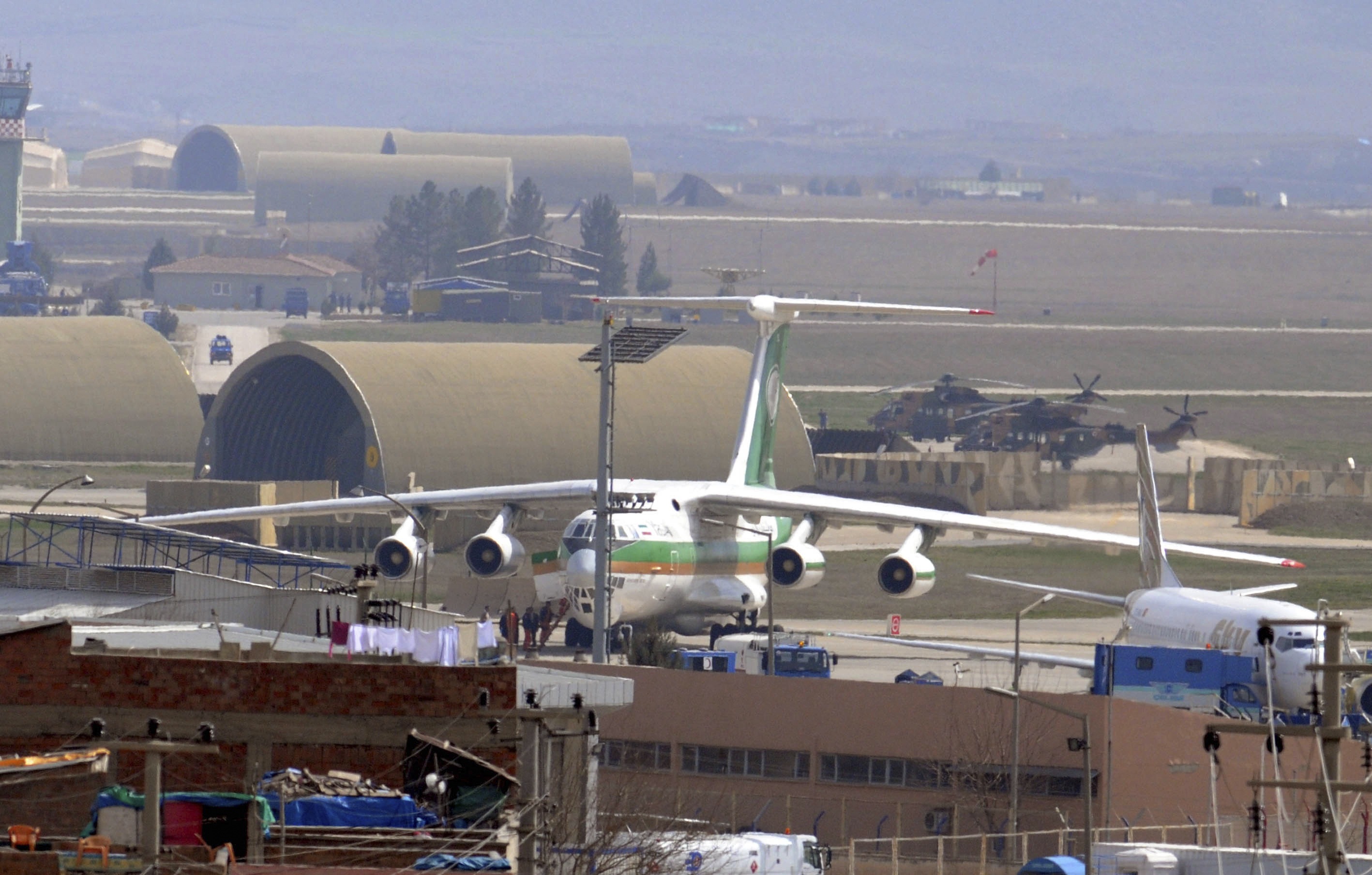 Τουρκία: Δεύτερο αεροσκάφος στο έδαφος για ύποπτο φορτίο προς Συρία