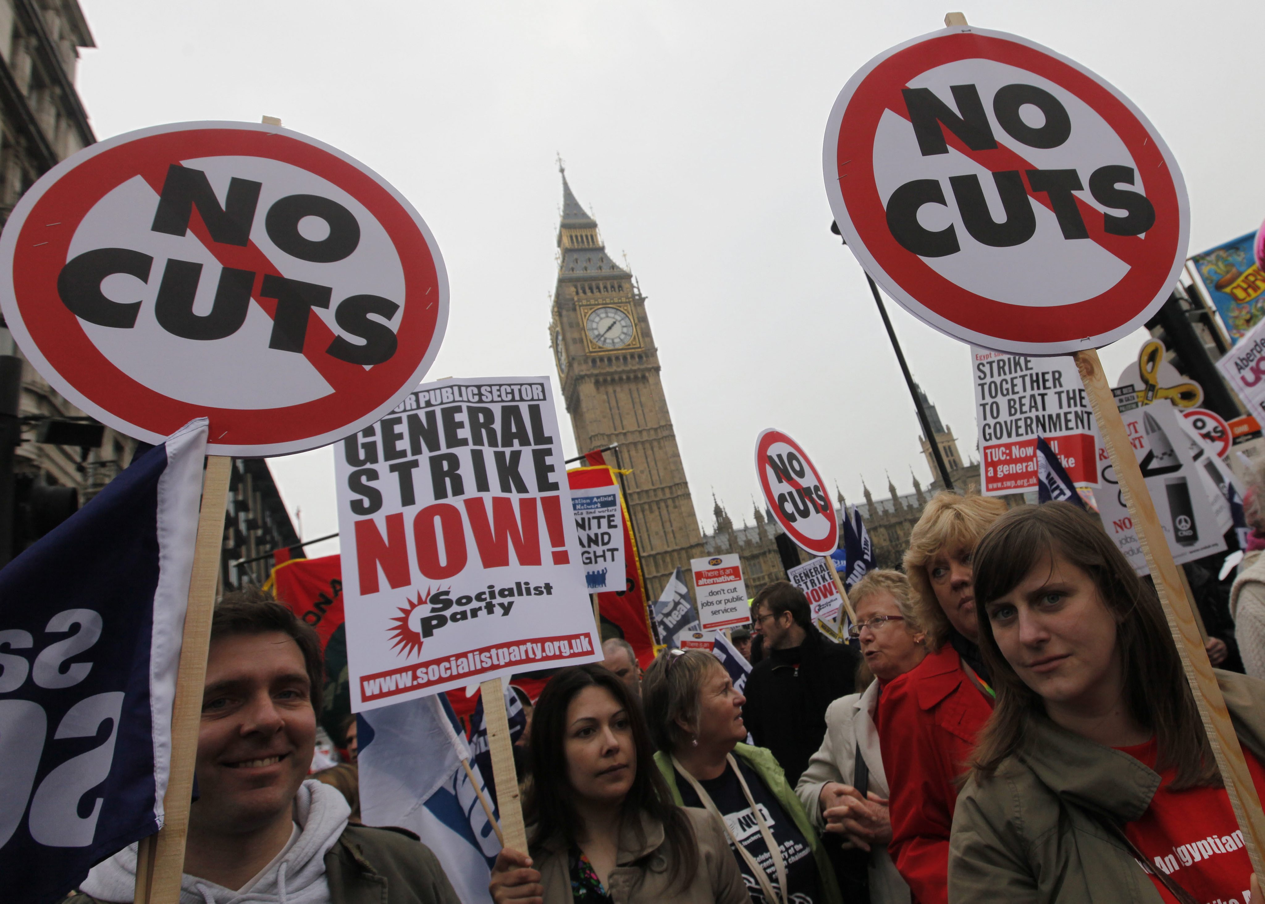 Μεγάλη διαδήλωση στο Λονδίνο κατά των περικοπών