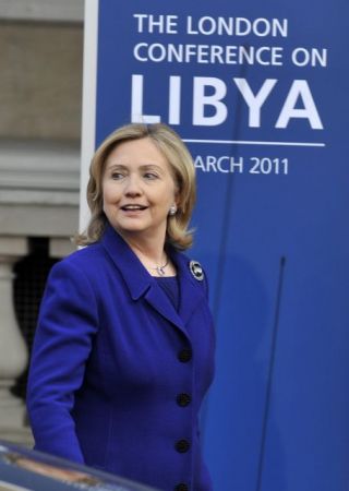 Μια Χίλαρι δεν ζητάει ποτέ συγγνώμη και ανησυχεί τους υποστηρικτές της