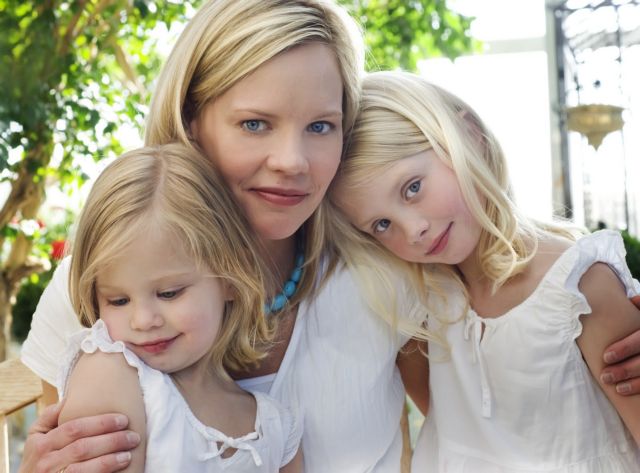 Δυο κόρες ορίζει η συνταγή για οικογενειακή ευτυχία | tovima.gr