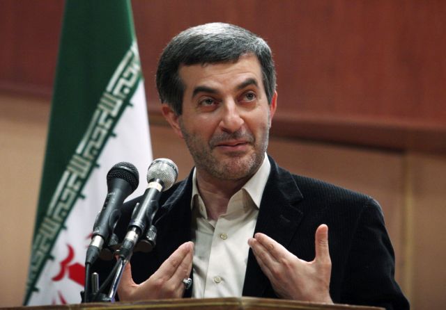 Μουλάδες κατηγορούν για μαγεία συνεργάτες του ιρανού προέδρου