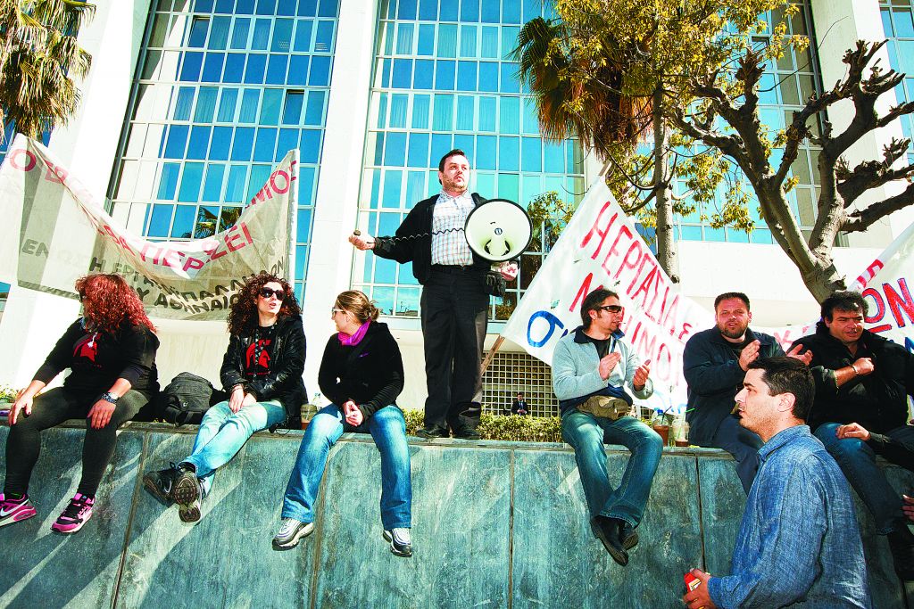 Πάνω από 48.000 οι προσλήψεις συμβασιούχων προεκλογικά