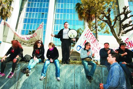 Πάνω από 48.000 οι προσλήψεις συμβασιούχων προεκλογικά