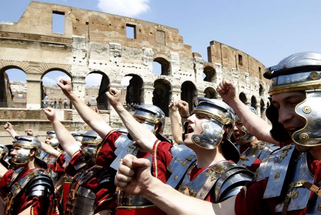 Магистраты в древнем риме. Современные жители рима. Какой народ в риме. Какой народ в риме. Италия люди.
