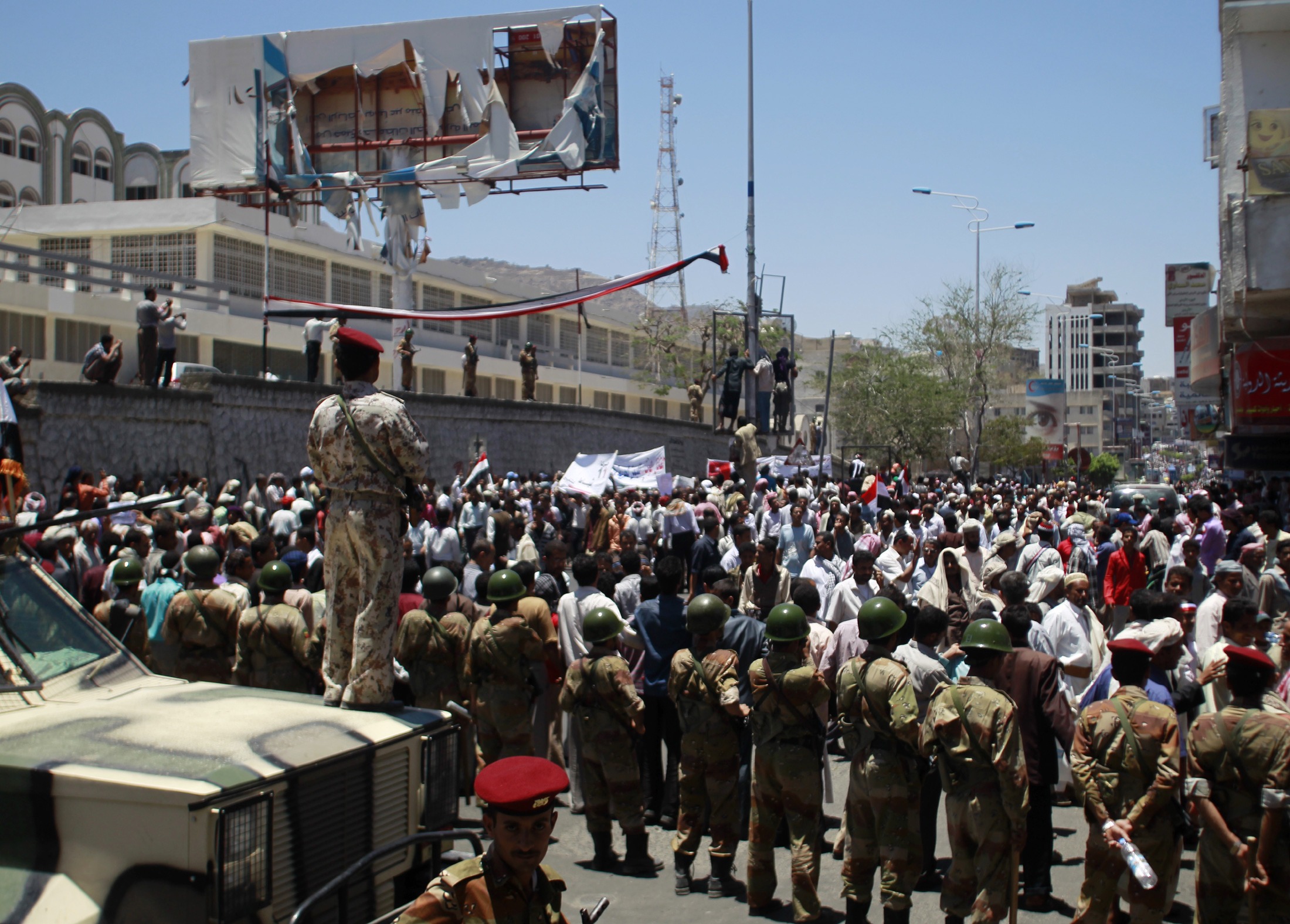 Υεμένη: Καταστέλλονται άγρια αντικυβερνητικές διαδηλώσεις