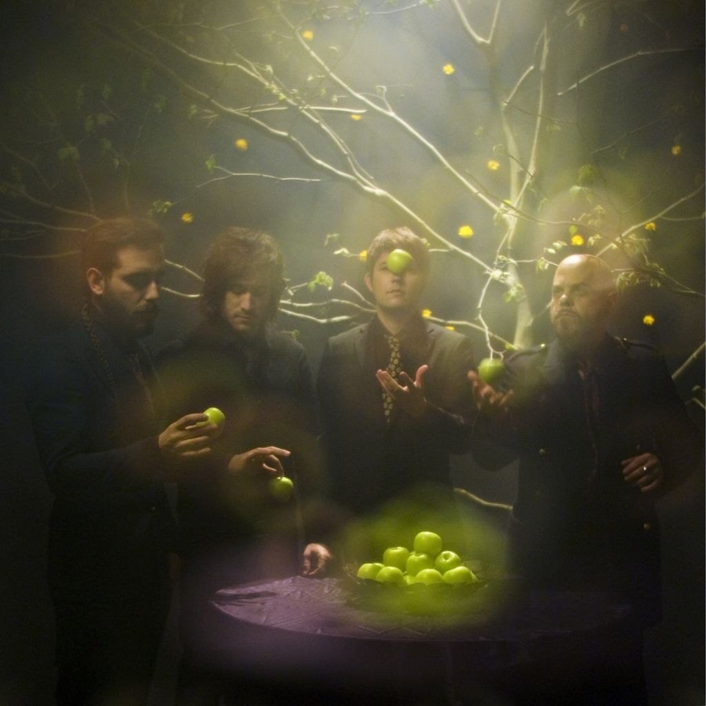 H επιστροφή των Electric Litany