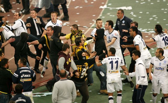 ΠΣΑΠ: Ατιμωρησία, αδιαφορία και συνένοχη σιωπή στα γήπεδα