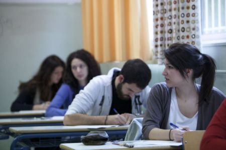 Κλειστά παραμένουν τα δημόσια ΙΕΚ ελλείψει κονδυλίων