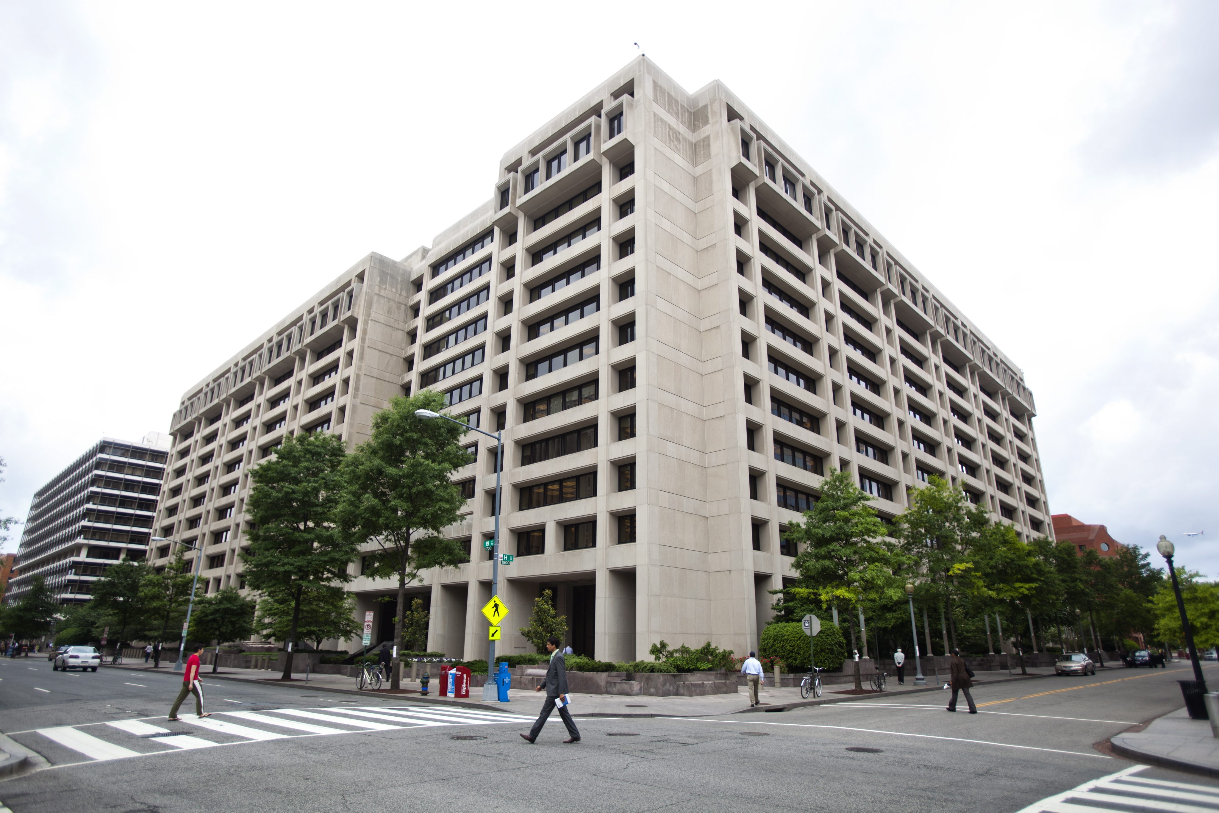 Сайт мвф. МВФ Вашингтон. Штаб квартира МВФ В Вашингтоне. Международный валютный фонд (МВФ). Международный валютный фонд здание Вашингтон.