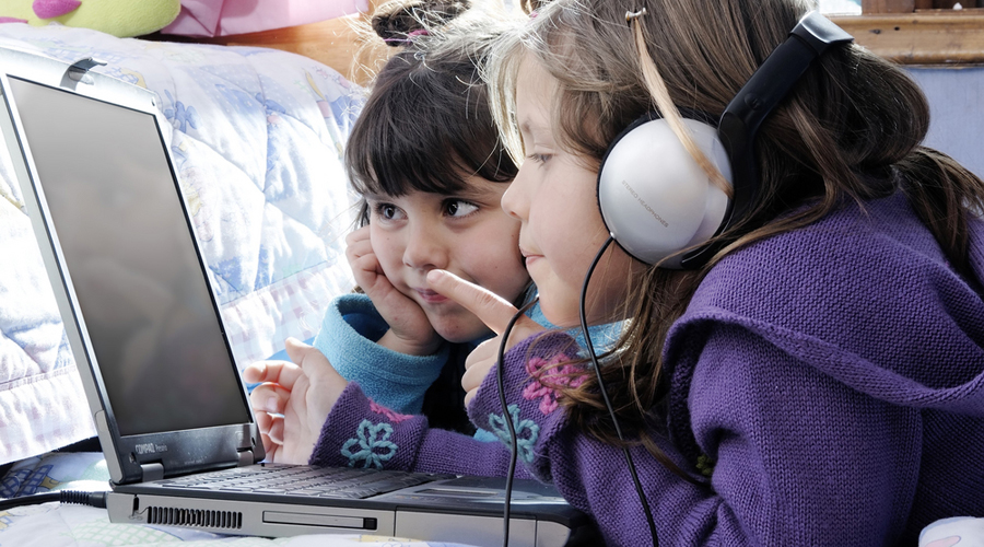 «Μην καταπιέζετε τα παιδιά σας»