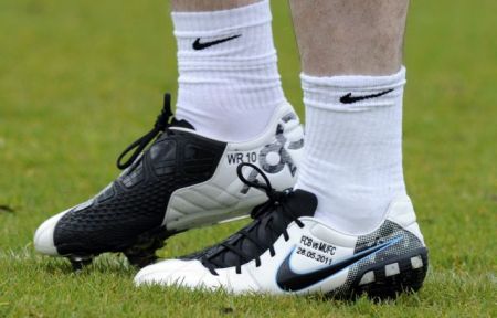 Αναδιαρθρώνει προσωπικό και υποδήματα η Nike