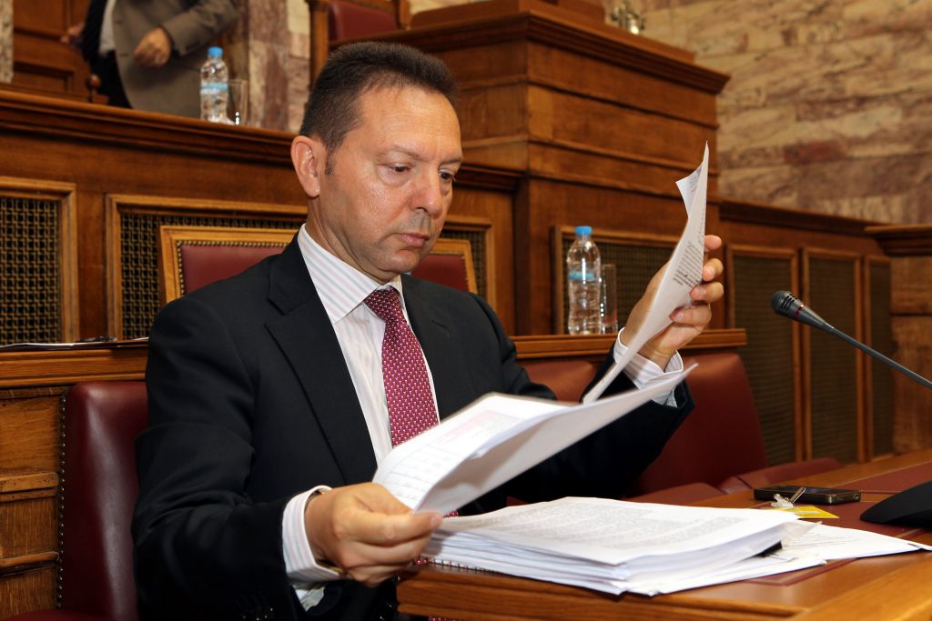 Ποιους διάλεξε για στενούς του συνεργάτες ο Στουρνάρας