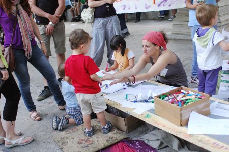 Unicef: Η κρίση έριξε στη φτώχεια 2,6 εκατ. παιδιά