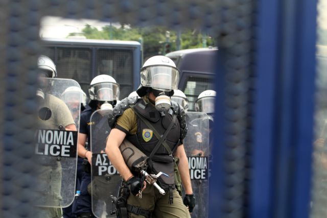 Δακρυγόνα και… ταξί ανέβαλλαν συνδιάσκεψη του ΠαΣοΚ στο Ρίο