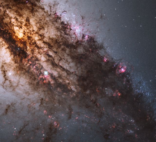Το Hubble «ζουμάρισε» τον Κένταυρο Α