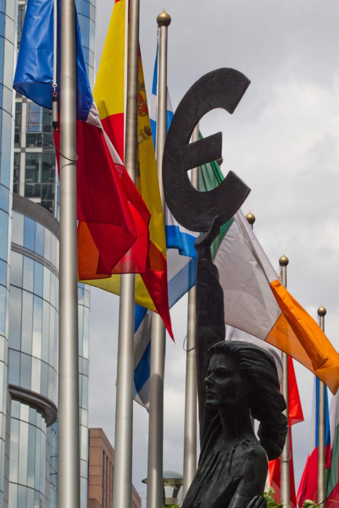 Ευρώπη δύο ταχυτήτων θέλει το Βερολίνο, το επισκέπεται ο Κάμερον