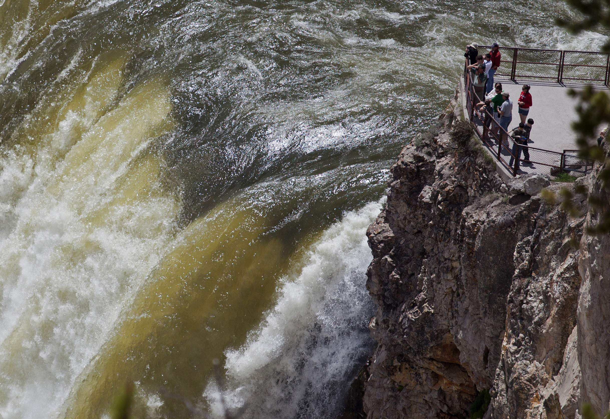 ΗΠΑ: Πετρελαιοκηλίδα μήκους 40 χλμ. στον ποταμό Γέλοουστοουν της Μοντάνα