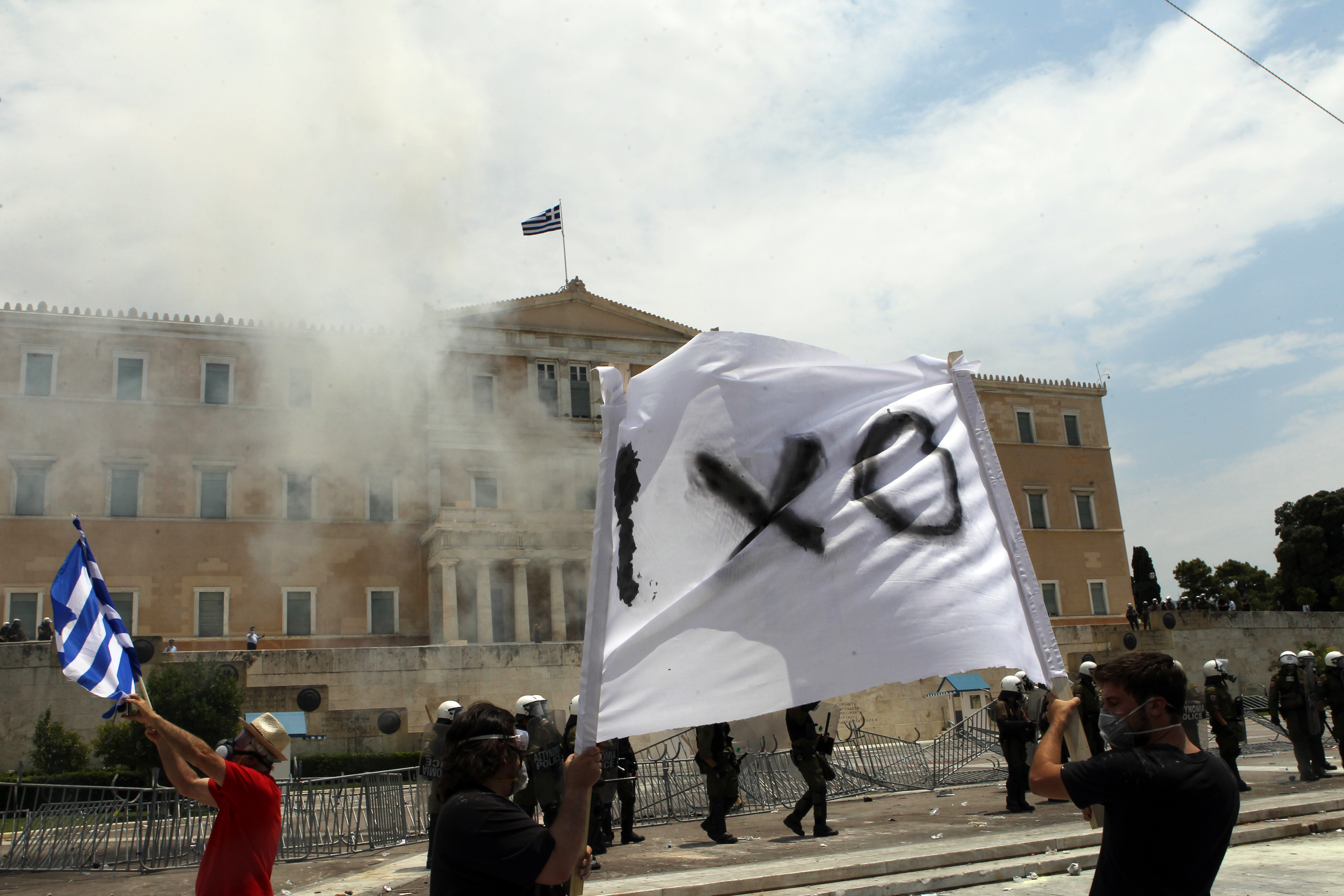 Αλαβάνος: Καταγγέλλει συνταγματική εκτροπή και γενιτσαρισμό