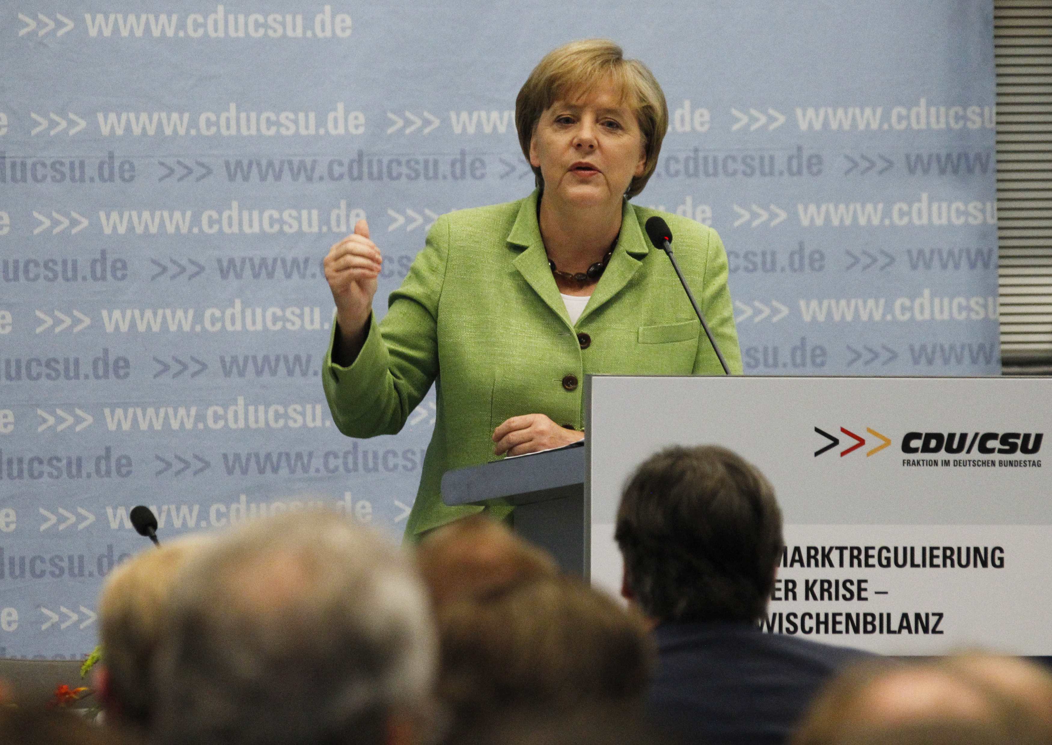 Βουλευτές της γερμανικής κυβέρνησης συνεδριάζουν για την Ελλάδα