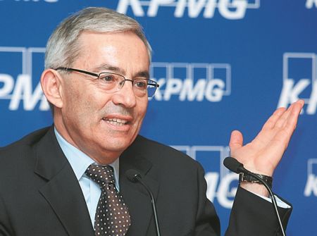 Μια ισχυρή ομάδα σχεδιάζει   την ανάπτυξη    στην Ελλάδα