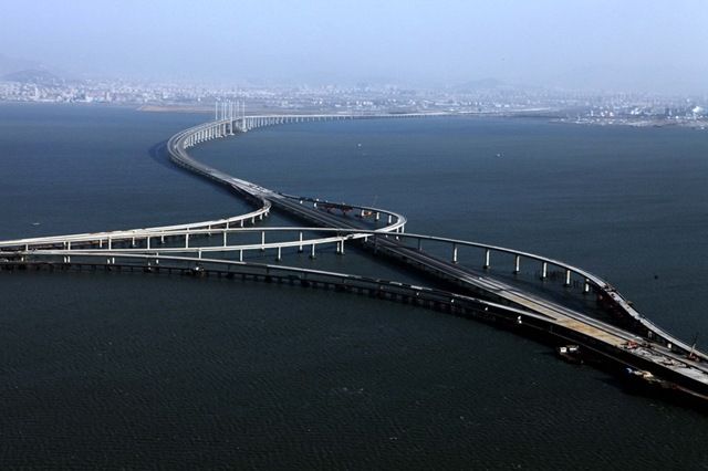 Στην Κίνα η μεγαλύτερη θαλάσσια γέφυρα του κόσμου