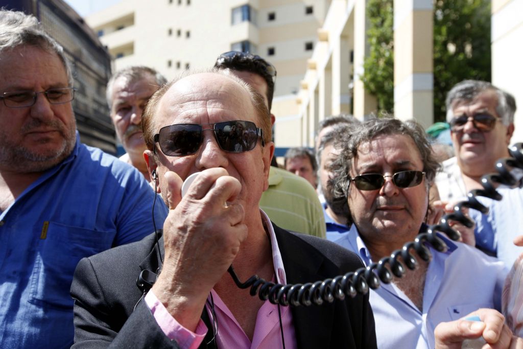 Ευθ. Λυμπερόπουλος:Ο βαμμένος «γαλάζιος»  στρατηγός των ταξί