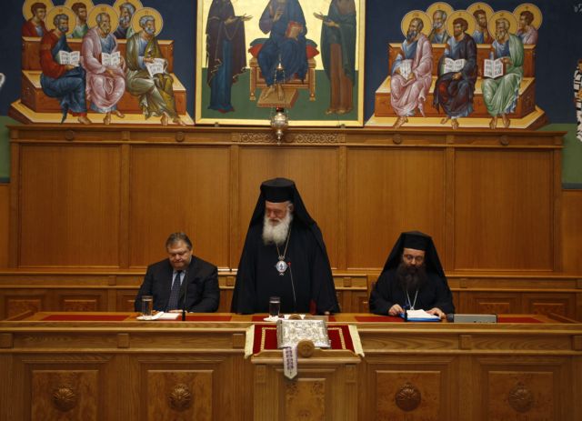 Ο Βενιζέλος σώζει τους μισθούς των κληρικών