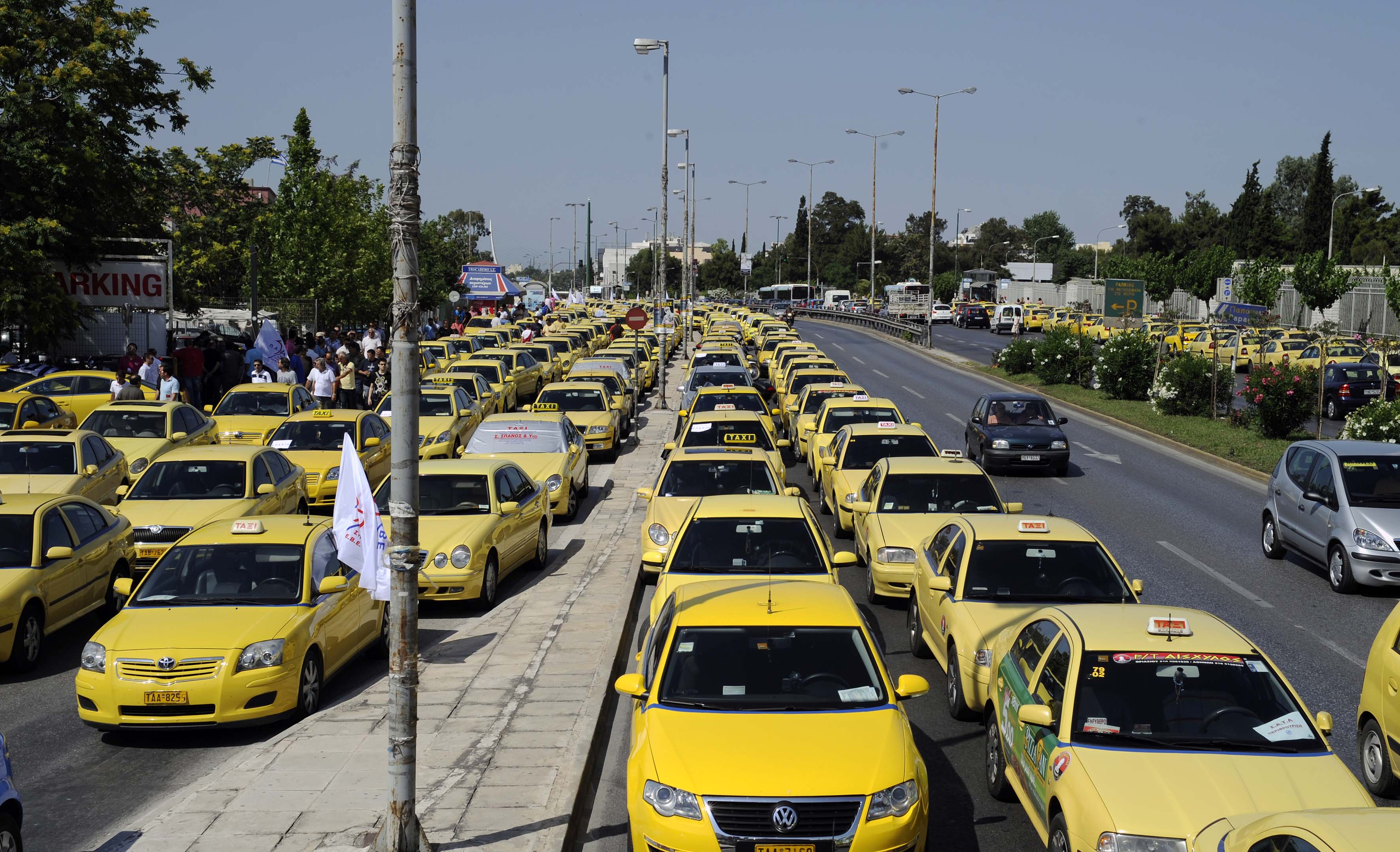 Ταξί: Πίεση στους βουλευτές του ΠαΣοΚ της περιφέρειας