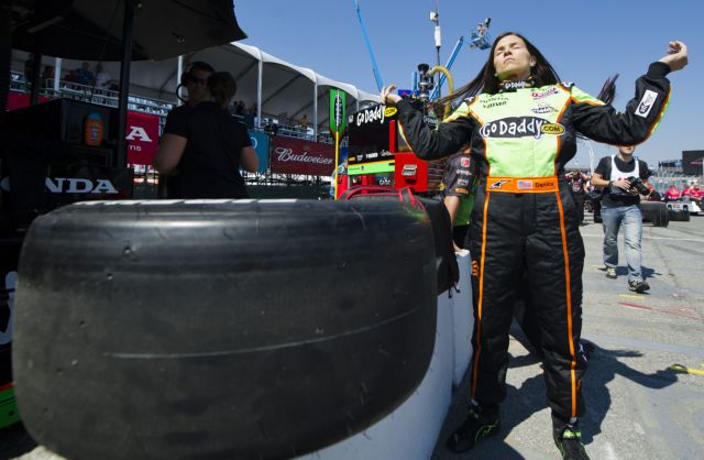 Οι γυναίκες είναι επίσημα πιο επικίνδυνες οδηγοί