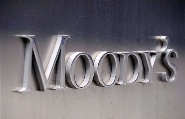 Moody’s: «Συγκρατημένα απαισιόδοξη» για την ιταλική οικονομία