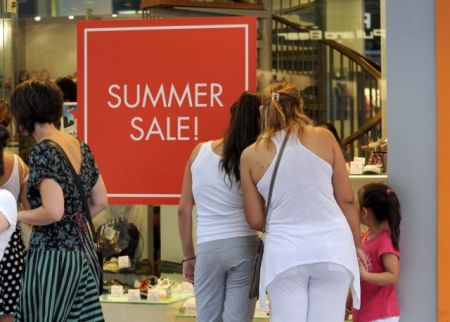 Αντίστροφη μέτρηση για την έναρξη των θερινών εκπτώσεων