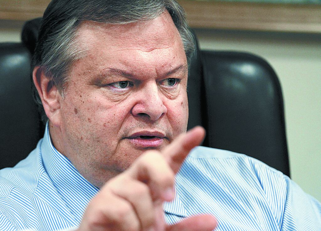 Ευάγγελος Βενιζέλος: «Δεν υπάρχουν ίσες αποστάσεις απέναντι σε εκβιασμούς και εθνικές ανευθυνότητες»