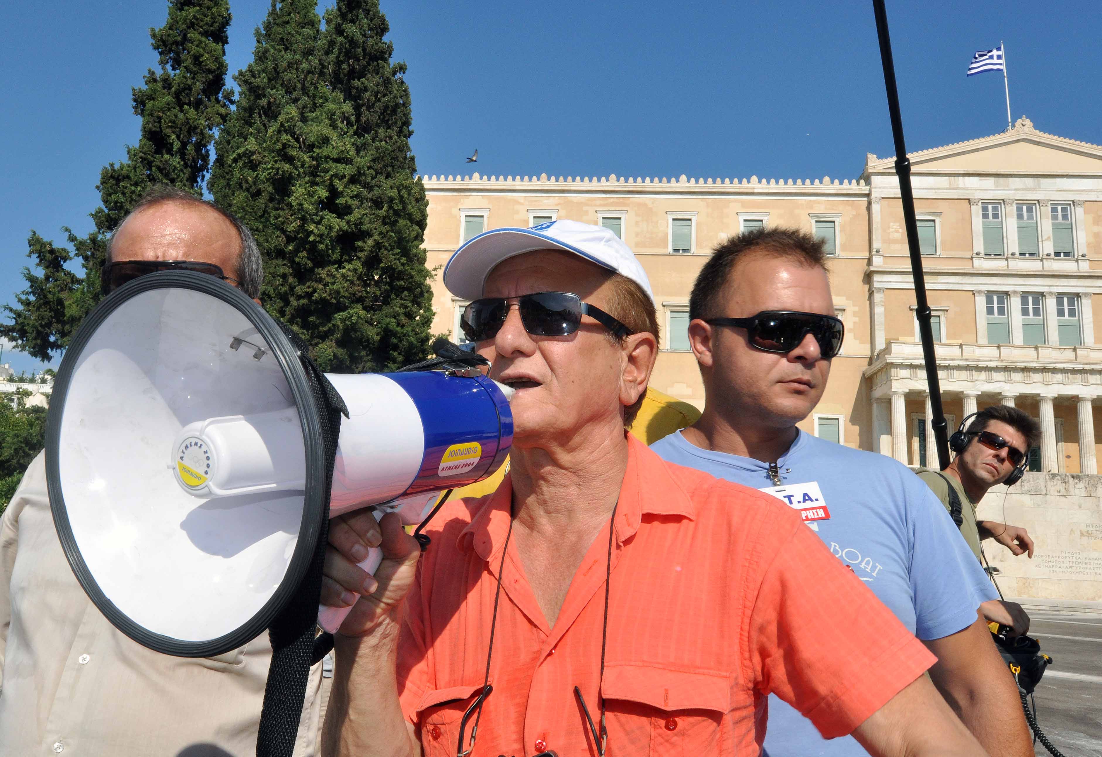 Γενική απεργία διαρκείας προτείνει ο Θύμιος Λυμπερόπουλος των ταξί