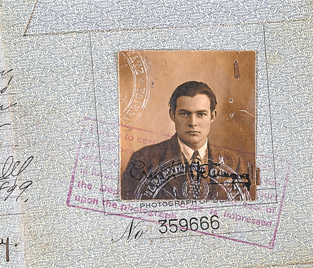 Ο Χεμινγκγουέι «απελευθερώνει» το Παρίσι