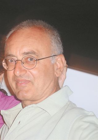 Το εκδοτικό όραμα του Νίκου Νικολάου