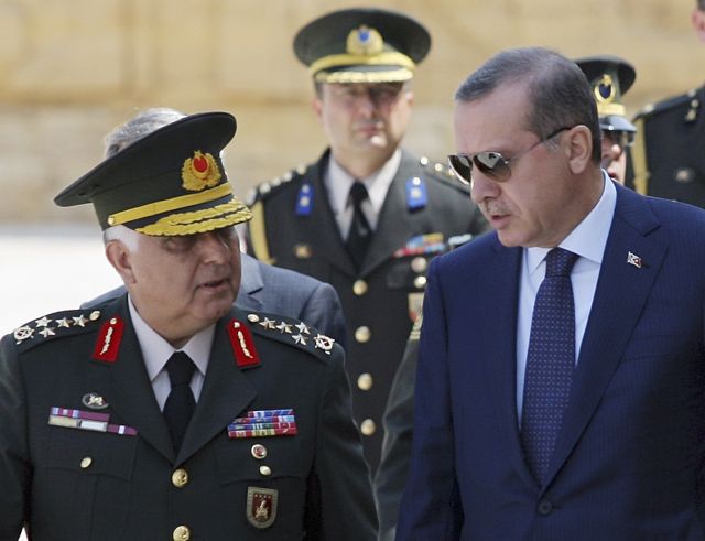 Πιο κοντά στον πολιτικό έλεγχο του τουρκικού στρατού ο Ερντογάν
