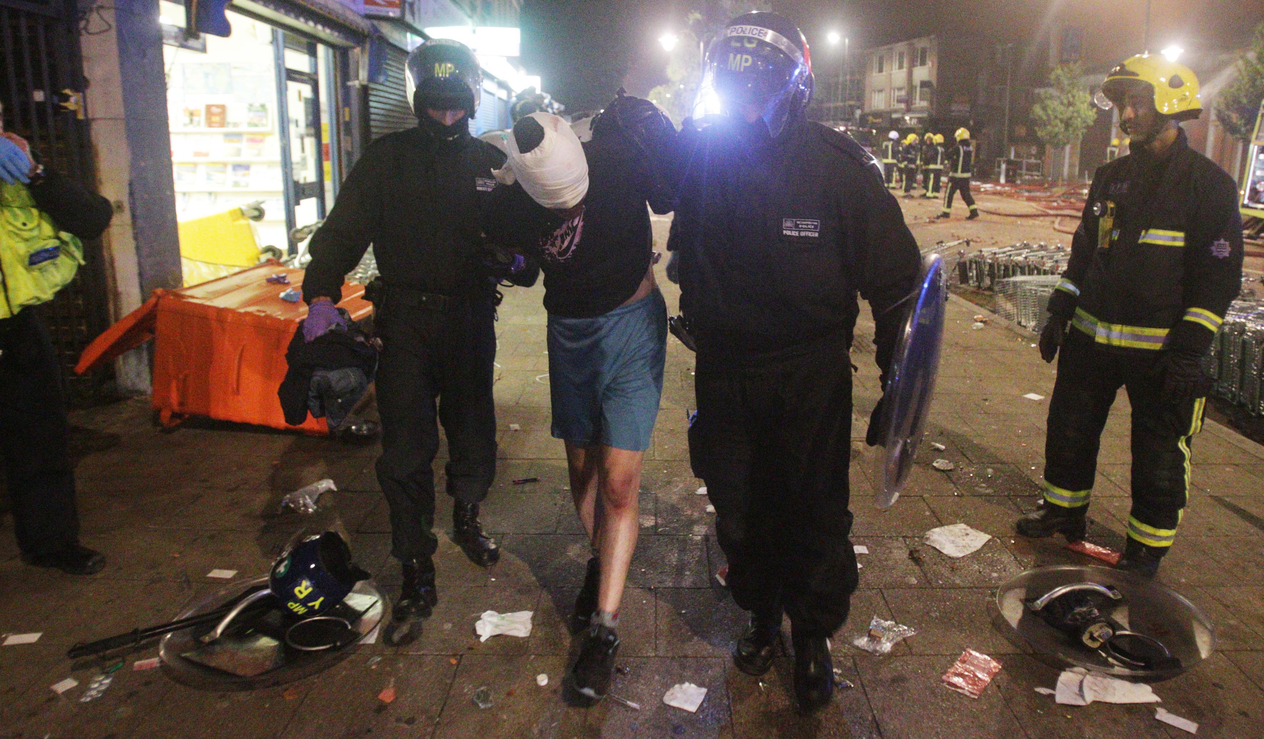 Λονδίνο: Λεηλασίες μετά τα βίαια επεισόδια