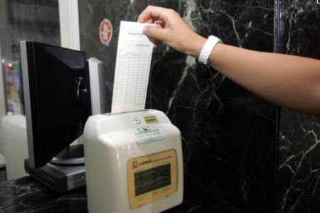 Πόσο δουλεύουν πραγματικά οι Ελληνες