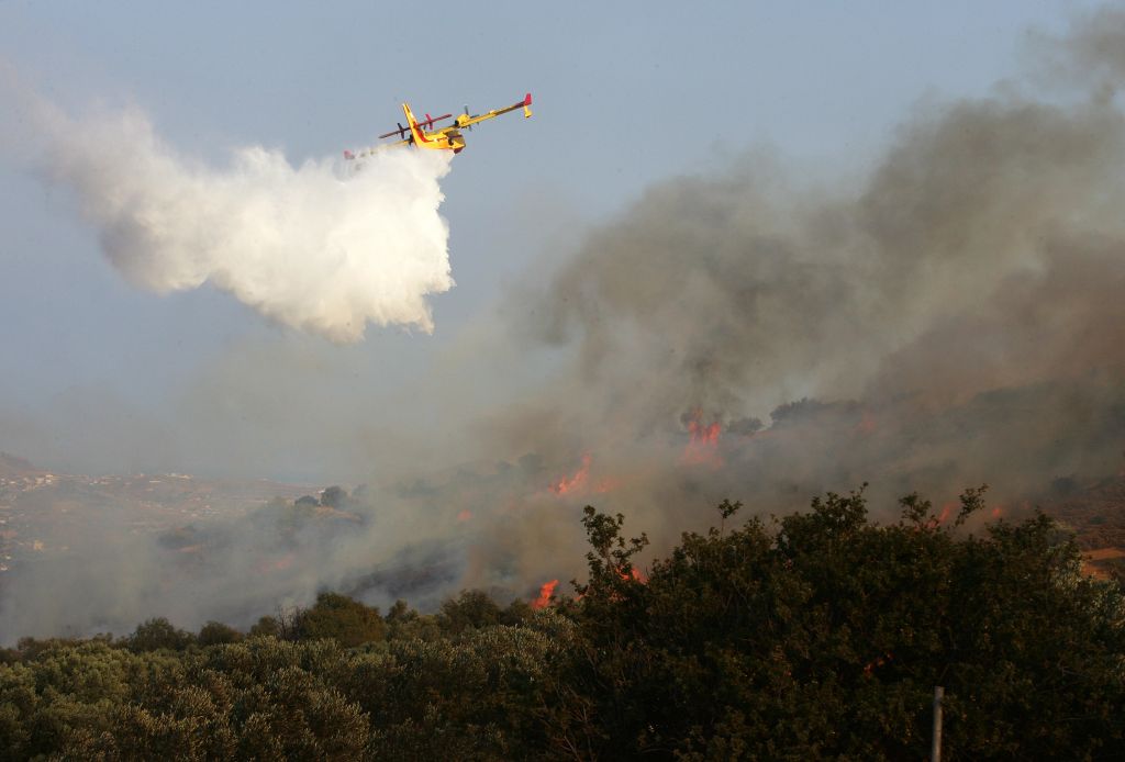 Υπό έλεγχο η πυρκαγιά σε δασική έκταση στον Κουβαρά Κερατέας