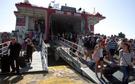 Αυξημένη η κίνηση στα λιμάνια-Επιστρέφουν οι αδειούχοι του Αυγούστου