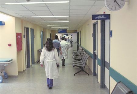 Τι κρύβει ο μπλε φάκελος του Θάνου Πλεύρη