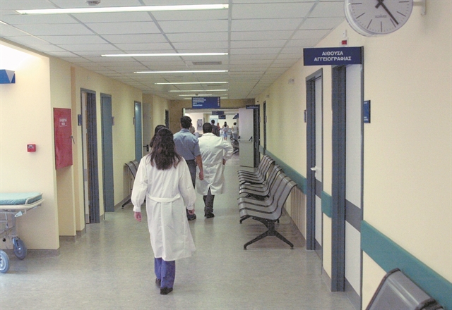 Τι κρύβει ο μπλε φάκελος του Θάνου Πλεύρη