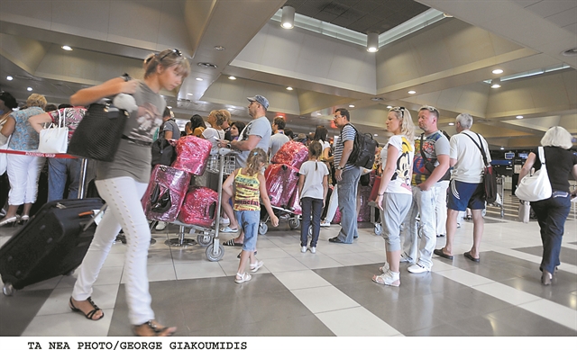 Πλήγμα για τον τουρισμό από Ρωσία και Ουκρανία