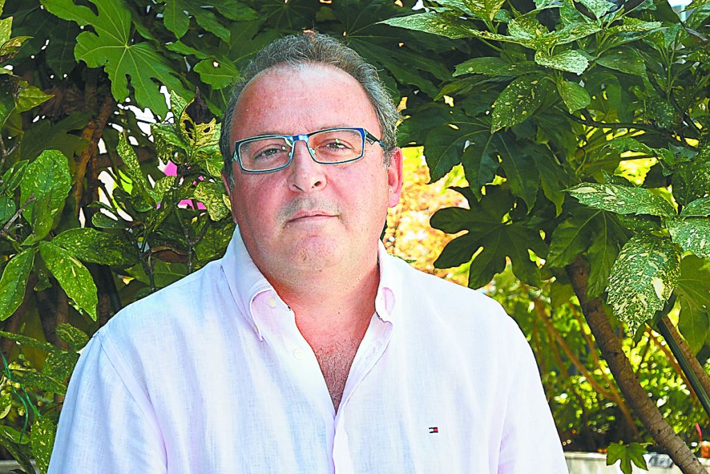 Φόνοι, δημοσιογράφοι, εφοπλιστές