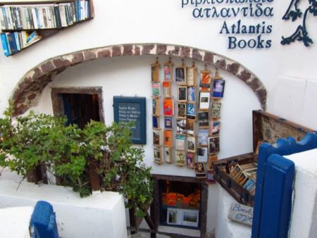To βιβλιοπωλείο Ατλαντίς γιορτάζει τα δέκα του χρόνια