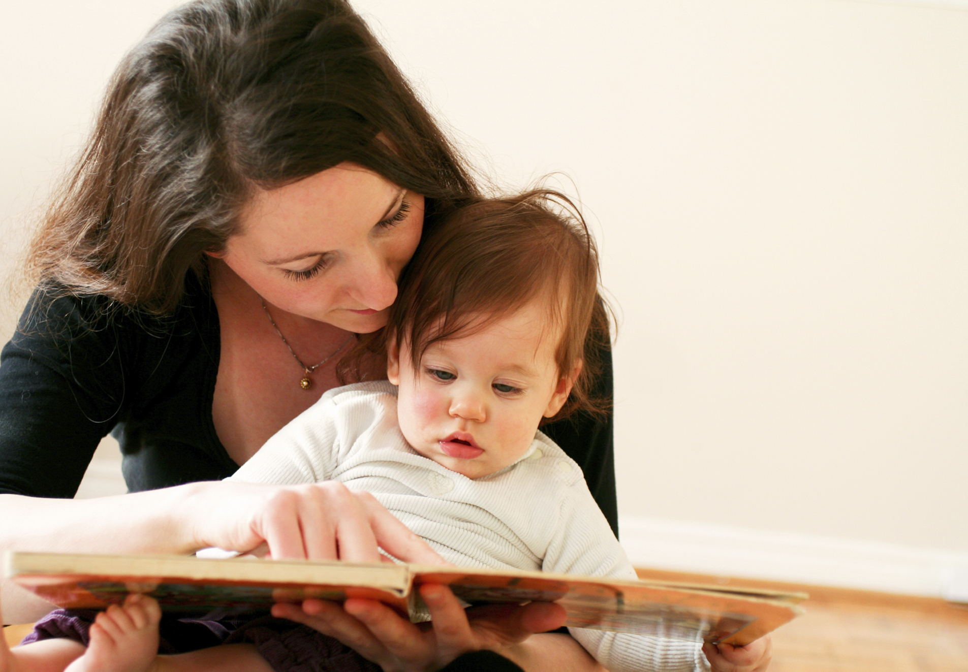 Το διάβασμα με τους γονείς βελτιώνει τις σχολικές επιδόσεις